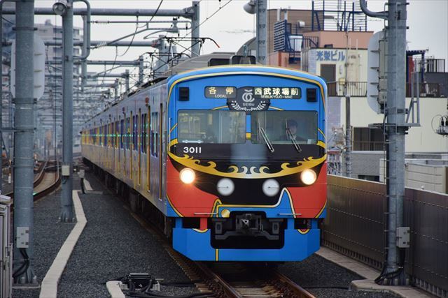 鉄道模型＋実車】西武3000系 銀河鉄道999ラッピングが入線: 西武